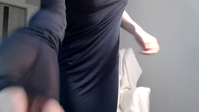 Snapshot of Lily_0000 chatting on 12-22-24, 08:25 Lily 0000 online show from 12-22-24, 08:25