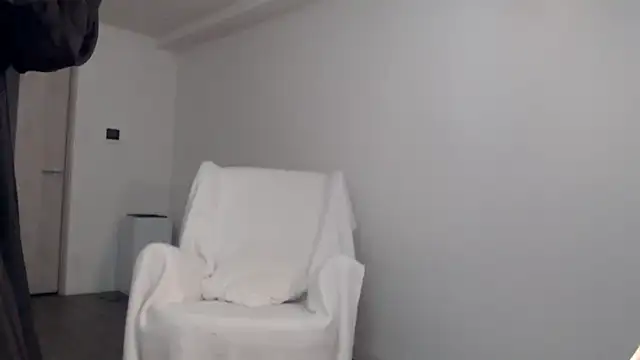 Snapshot of Lily_0000 chatting on 01-13-25, 12:13 Lily 0000 online show from 01-13-25, 12:13