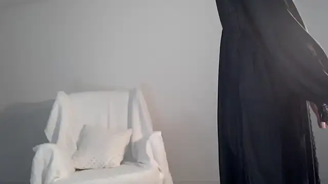 Snapshot of Lily_0000 chatting on 02-25-25, 01:28 Lily 0000 online show from 02-25-25, 01:28