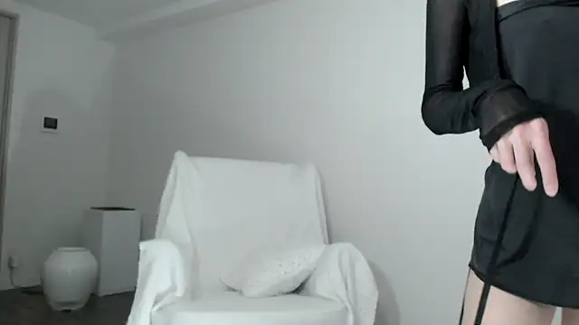 Snapshot of Lily_0000 chatting on 03-12-25, 05:49 Lily 0000 online show from 03-12-25, 05:49