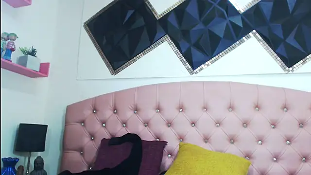 andrea safeira doll online show from 11-07-25, 11:27