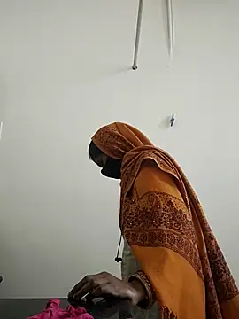 Snapshot of RADHA95 chatting on 03-18-25, 02:36 RADHA95 online show from 03-18-25, 02:36