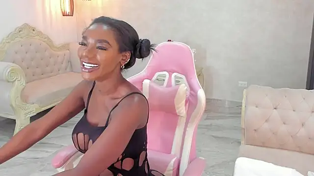 Snapshot of shantallknowless chatting on 07-05-26, 06:26 shantallknowless online show from 07-05-26, 06:26