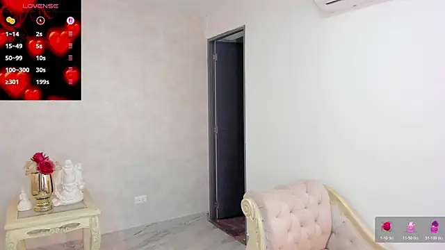Snapshot of shantallknowless chatting on 07-15-26, 01:44 shantallknowless online show from 07-15-26, 01:44