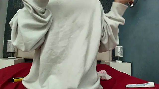 Cloeandtyfanny online show from 01-12-26, 09:09