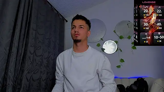 Snapshot of Issac_james_ chatting on 01-09-25, 11:14 Issac james online show from 01-09-25, 11:14