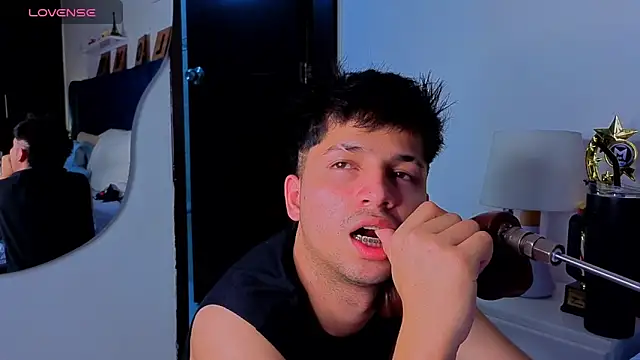 Issac james  online show from 04-11-26, 07:45