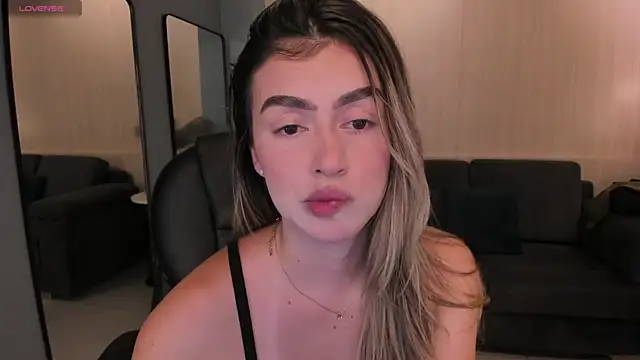 Snapshot of PaulinaSantos_ chatting on 03-09-25, 05:17 PaulinaSantos online show from 03-09-25, 05:17