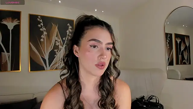 PaulinaSantos  online show from 02-05-26, 08:24