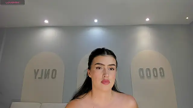 Snapshot of PaulinaSantos_ chatting on 04-22-26, 07:15 PaulinaSantos online show from 04-22-26, 07:15