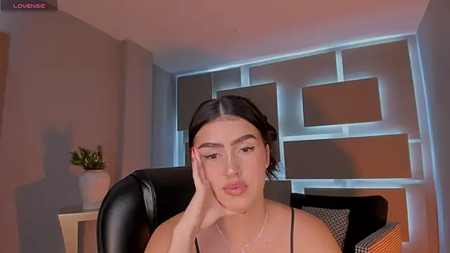 Snapshot of PaulinaSantos_ chatting on 05-13-26, 06:49 PaulinaSantos online show from 05-13-26, 06:49