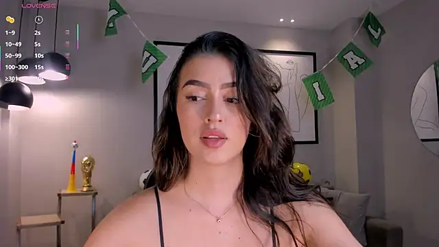 Snapshot of PaulinaSantos_ chatting on 06-14-26, 05:26 PaulinaSantos online show from 06-14-26, 05:26