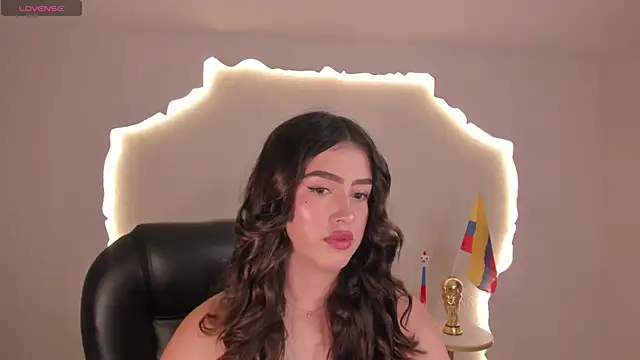 Snapshot of PaulinaSantos_ chatting on 06-20-26, 08:22 PaulinaSantos online show from 06-20-26, 08:22