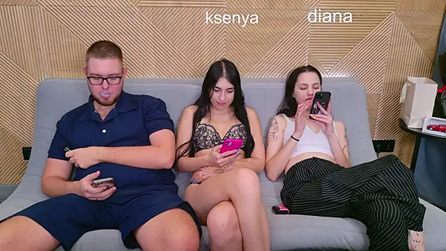 Ksenny online show from 11-26-25, 02:12