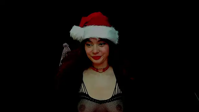 Snapshot of SophieCharm chatting on 12-28-24, 04:41 SophieCharm online show from 12-28-24, 04:41