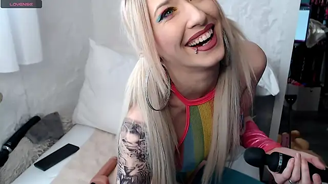 Julia-Sugar online show from 03-05-25, 03:29