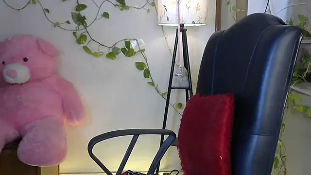 Snapshot of Black_cat_cutie chatting on 06-29-26, 05:25 Black cat cutie online show from 06-29-26, 05:25