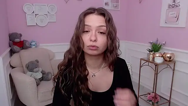 LucySkilar online show from 12-02-25, 09:25