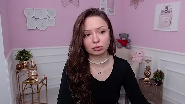 LucySkilar online show from 02-15-26, 05:26