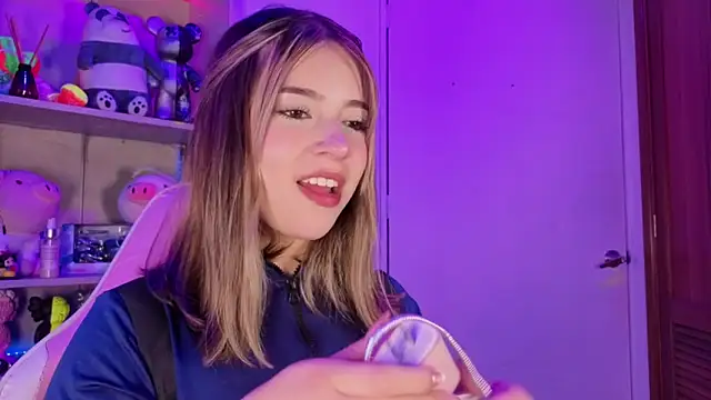 EmilyMiller  online show from 04-09-26, 03:17