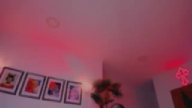 Taylor  foxxx online show from 11-28-25, 05:10