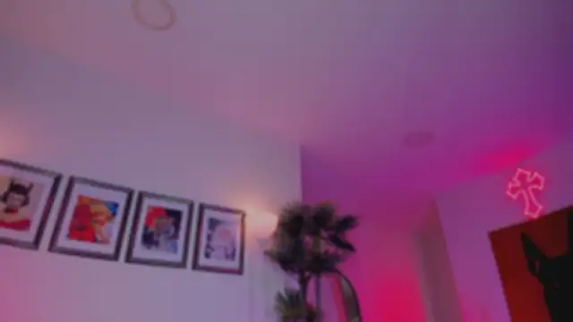 Taylor  foxxx online show from 01-17-26, 08:08