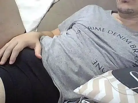 Snapshot of ShiitakeBR chatting on 12-16-24, 06:49 ShiitakeBR online show from 12-16-24, 06:49