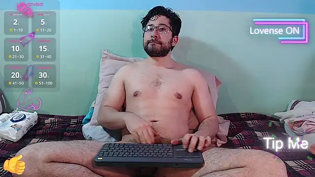 Snapshot of teddy_foster chatting on 05-14-26, 01:29 teddy foster online show from 05-14-26, 01:29