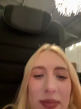 Crayzy Luv online show from 11-01-25, 12:51