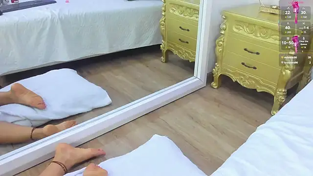 Valerith Vega  online show from 10-18-25, 12:39