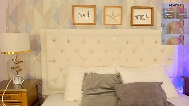 Valerith Vega  online show from 12-18-25, 12:00