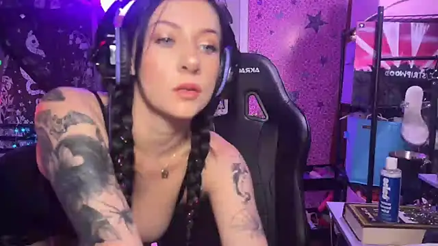 Snapshot of marleymaxwell chatting on 06-07-26, 04:16 marleymaxwell online show from 06-07-26, 04:16
