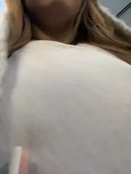 Aiko Yumi online show from 12-16-25, 12:54