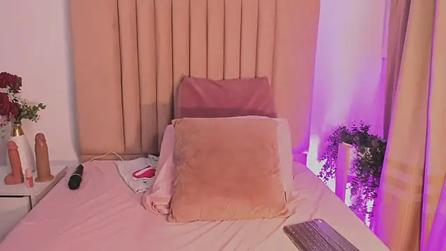 MirandaRoxx online show from 09-29-25, 11:59