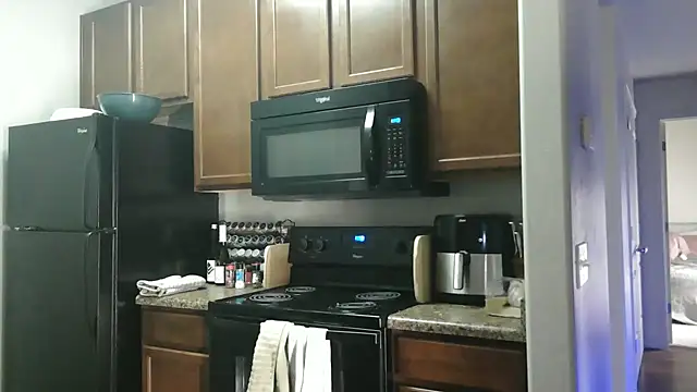 NatalieKneals online show from 02-12-25, 06:51