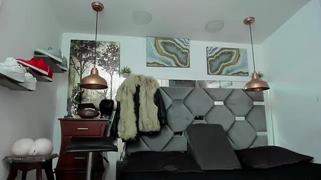 Snapshot of KING_FIT chatting on 02-21-25, 01:11 KING FIT online show from 02-21-25, 01:11