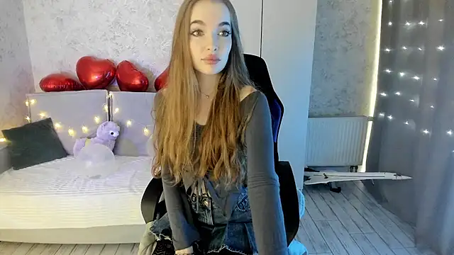 LissaCain online show from 03-19-26, 04:16