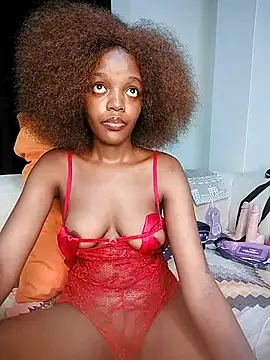 Snapshot of Bella_kiki chatting on 03-25-26, 02:39 Bella kiki online show from 03-25-26, 02:39