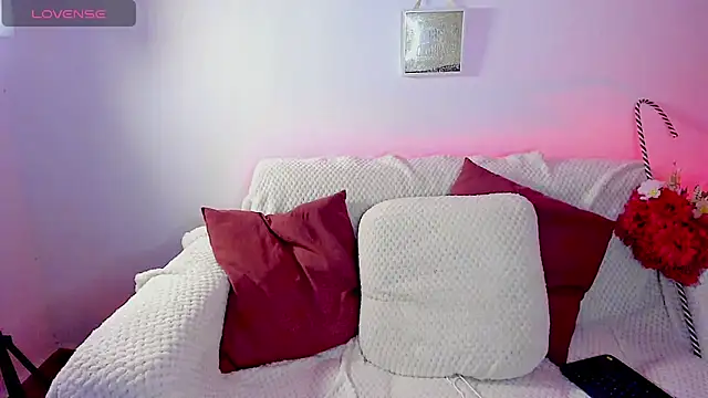 Snapshot of Buttyy_Cherry chatting on 12-02-25, 08:04 Buttyy Cherry online show from 12-02-25, 08:04