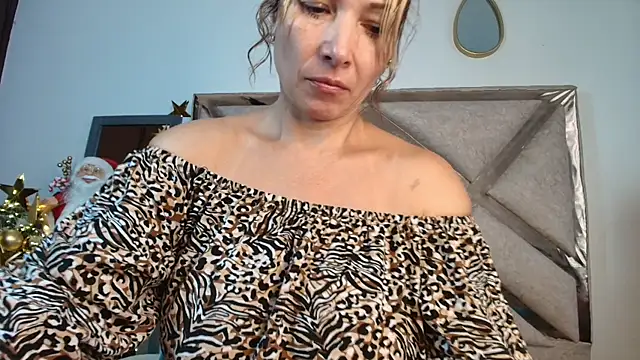 Ingridbergman online show from 01-06-26, 12:42