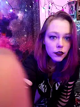 EverlyEster online show from 01-30-25, 10:19