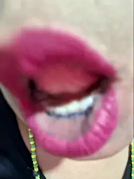 Snapshot of gatadeojosclaros chatting on 03-16-25, 04:52 gatadeojosclaros online show from 03-16-25, 04:52