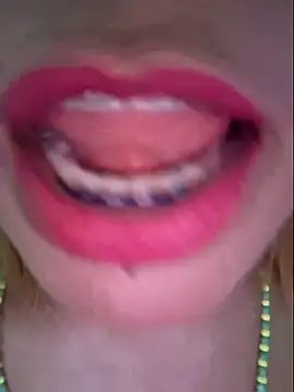 Snapshot of gatadeojosclaros chatting on 03-23-25, 02:37 gatadeojosclaros online show from 03-23-25, 02:37