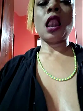 Snapshot of gatadeojosclaros chatting on 10-20-25, 11:38 gatadeojosclaros online show from 10-20-25, 11:38