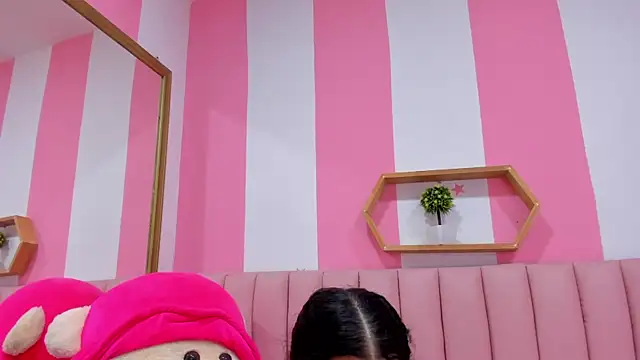 ISABELLA 020 online show from 10-22-25, 01:11