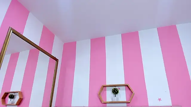 ISABELLA 020 online show from 12-15-25, 12:42