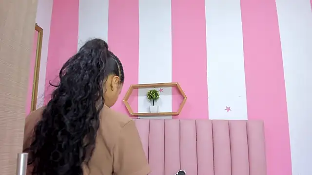 ISABELLA 020 online show from 03-21-26, 11:15