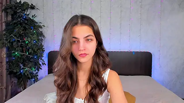 Milana Crystal  online show from 02-02-25, 08:02