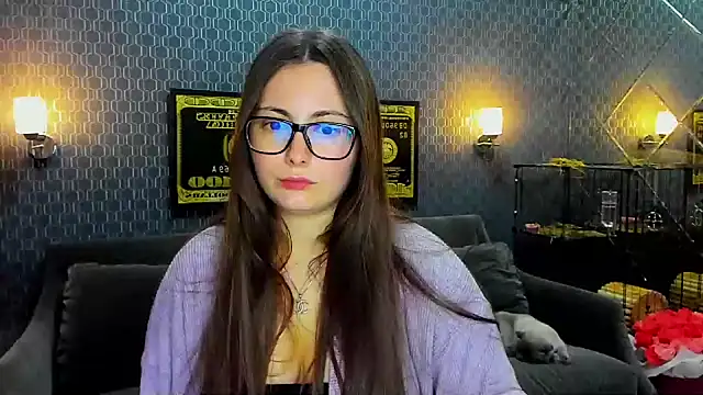 Snapshot of _extraterrestrial_ chatting on 11-13-25, 05:45 extraterrestrial online show from 11-13-25, 05:45