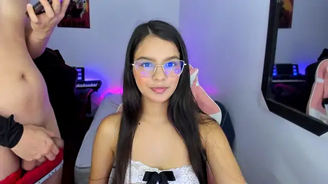 jessi and boy online show from 11-23-25, 07:24